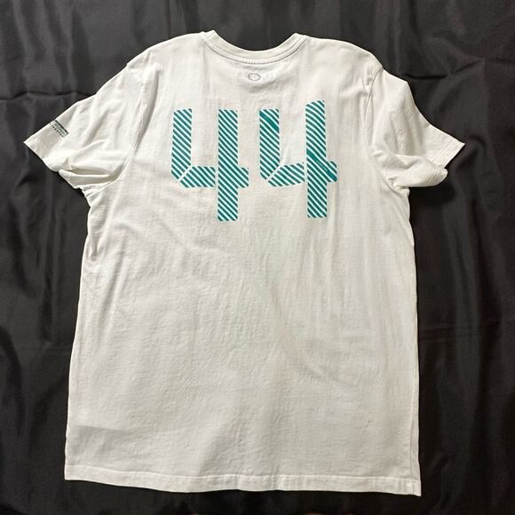 Lewis Hamilton No.44 Petronas Mercedes F1 Grand Prix Short Sleeve T-shirt Size L - Picture 3 of 9